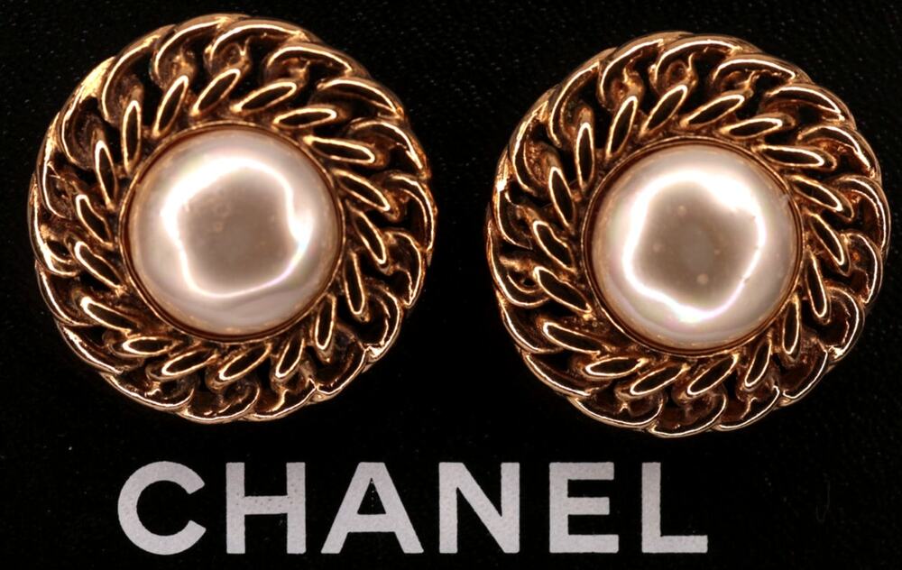 CHANEL CC Logo Pearl Clip On Earrings 24K Gold Plated Authentic Vintage with Box